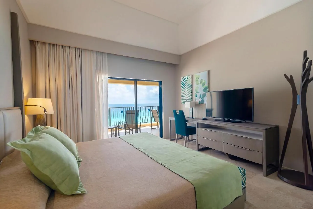 The Royal Sands Resort & Spa Cancún